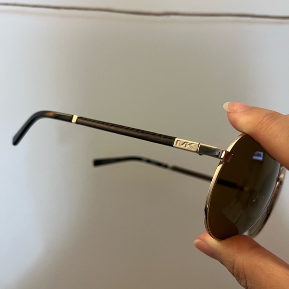 New Michael Kors Aviator Sunglasses - Picture 3 of 5